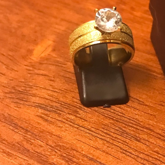 WOMEN’S ROUND AAA+CUBIC ZIRCONIA 3x GOLD PLATED WEDDING ENGAGEMENT RING SIZE 6.5 - Picture 4 of 8